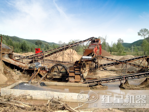 鏈?zhǔn)捷斔蜋C(jī)工作現(xiàn)場