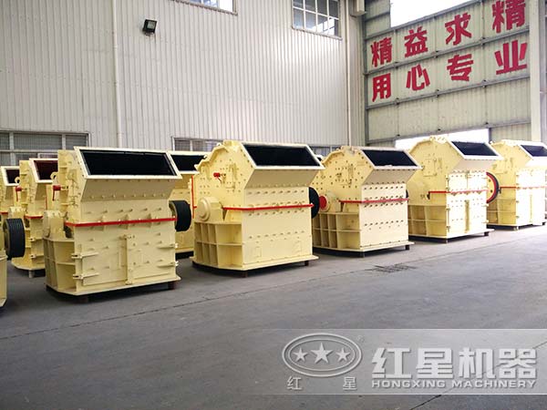 超細(xì)粉碎機(jī)生產(chǎn)車間