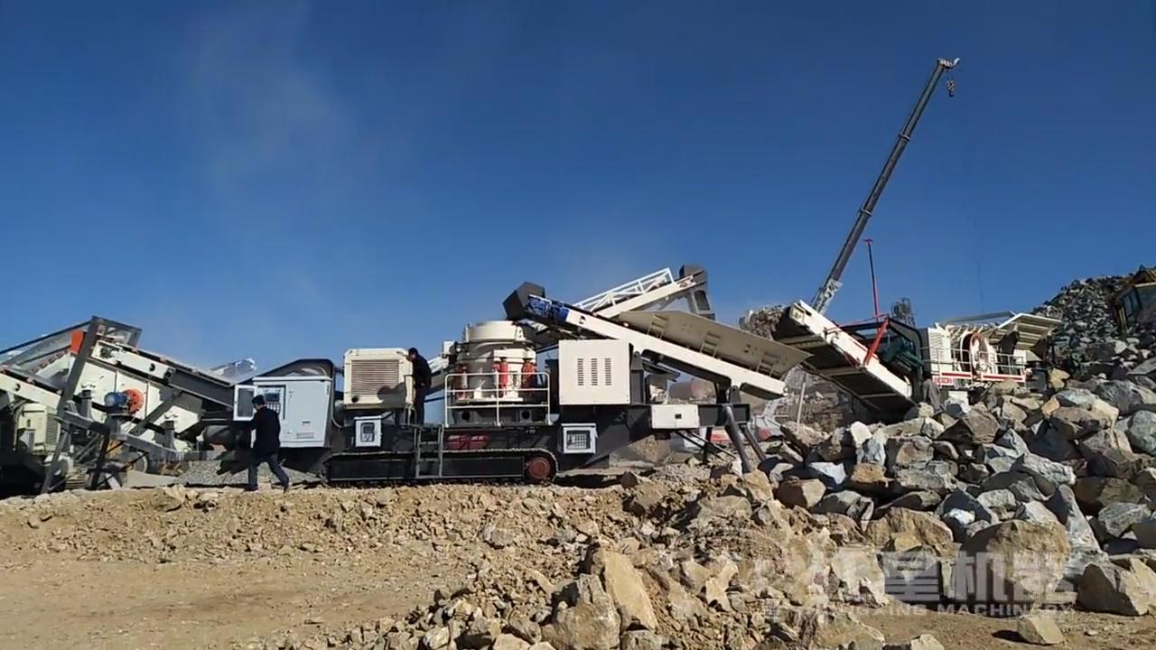 煙臺時(shí)產(chǎn)400噸履帶移動破碎機(jī)現(xiàn)場生產(chǎn)視頻