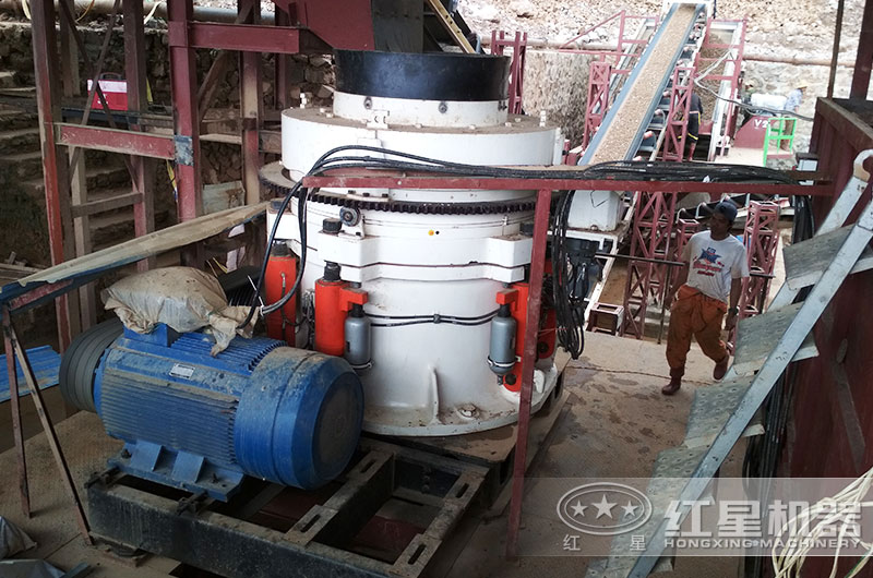 圓錐破碎機(jī)工作現(xiàn)場(chǎng)圖片 圓錐破碎機(jī)工作現(xiàn)場(chǎng)圖片