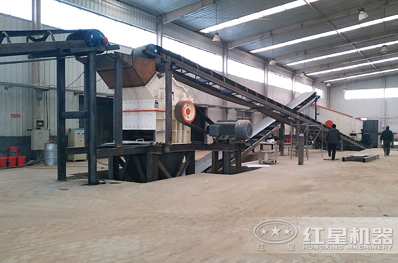 河南客戶細(xì)碎機(jī)工作現(xiàn)場