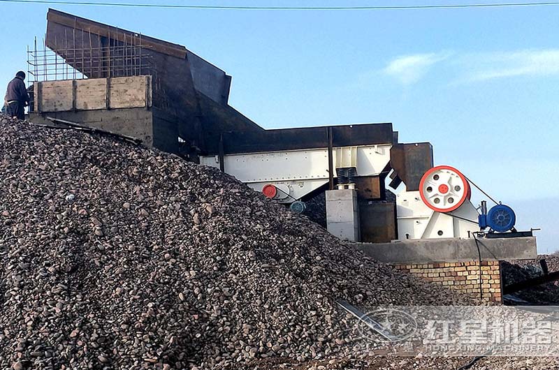 鄂式碎煤機(jī)作業(yè)現(xiàn)場圖片 鄂式碎煤機(jī)作業(yè)現(xiàn)場圖片