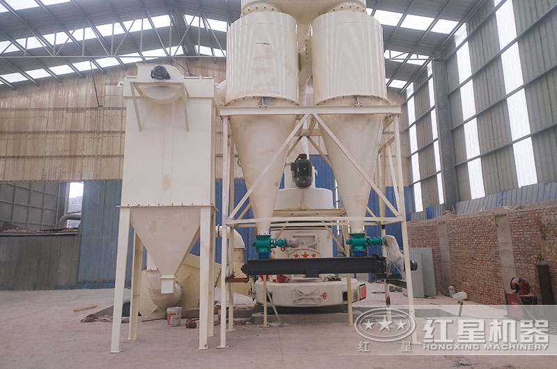 廣西客戶高壓磨粉機(jī)工作現(xiàn)場圖片