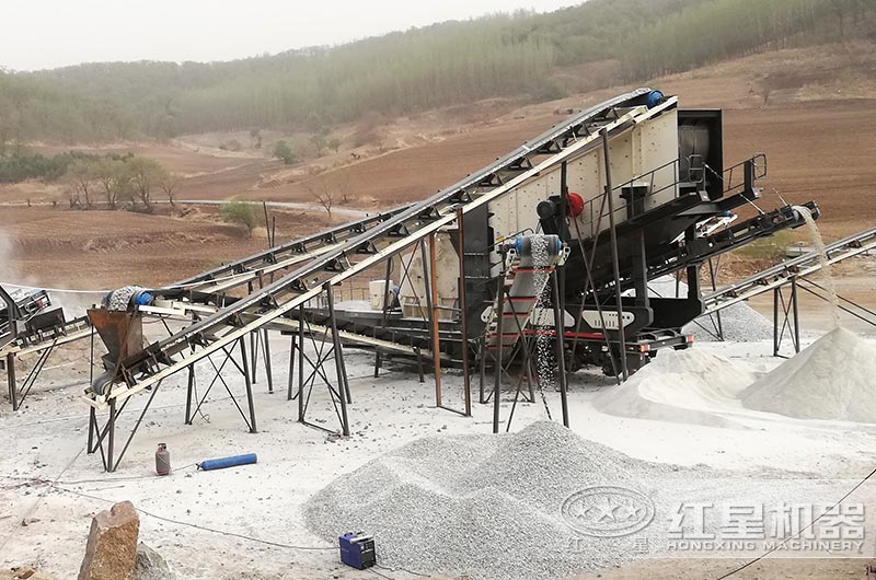 移動式反擊破工作現(xiàn)場圖片 移動式反擊破工作現(xiàn)場圖片