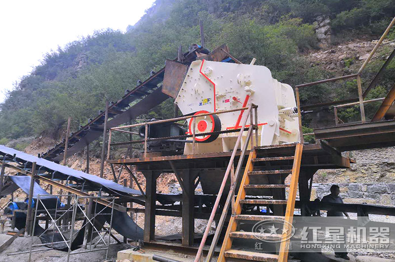 浙江客戶反擊式碎石機工作現(xiàn)場