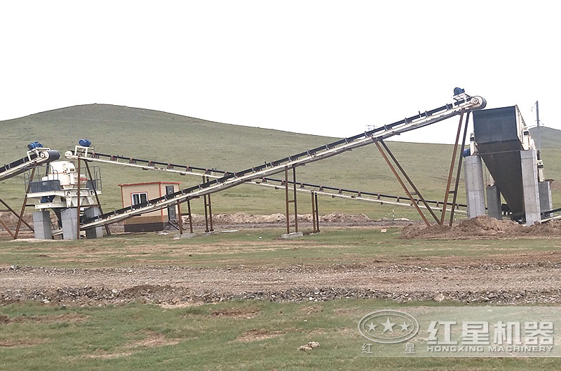 白云石制砂機(jī)工作現(xiàn)場 白云石制砂機(jī)工作現(xiàn)場