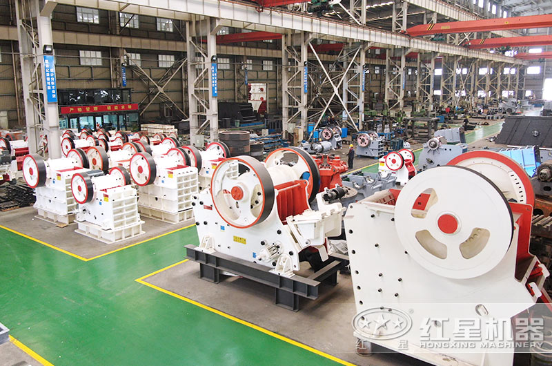 顎式破碎機(jī)圖片 顎式破碎機(jī)圖片