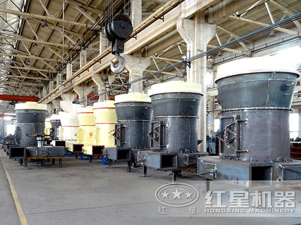 碳酸鈣磨粉機(jī)生產(chǎn)車(chē)間