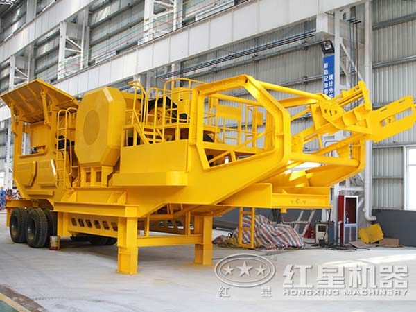 采石場(chǎng)選用移動(dòng)破碎站是履帶好？還是輪胎好？