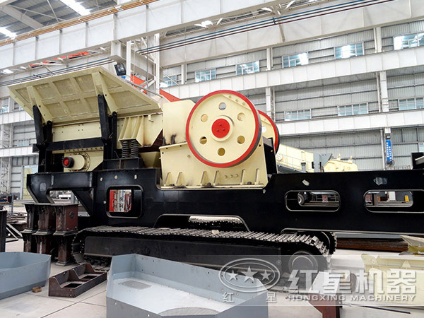 移動鄂式碎石機(jī)