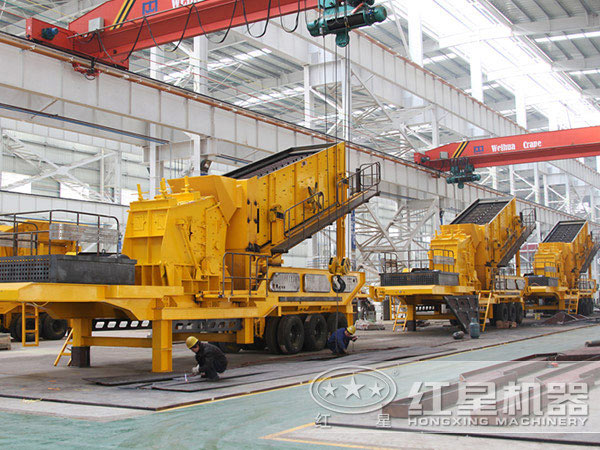 紅星全自動(dòng)碎石機(jī)生產(chǎn)廠家車(chē)間一角