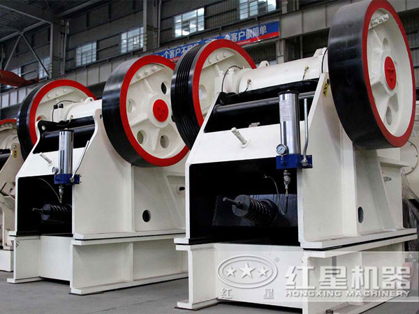 大型石頭顎破碎機(jī)市價多錢？（內(nèi)附高清顎破作業(yè)視頻）