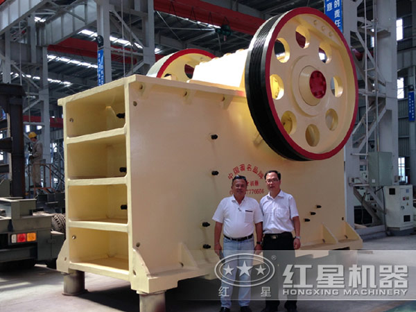 大型鄂式破石機(jī)一天1000方的多少錢(qián)