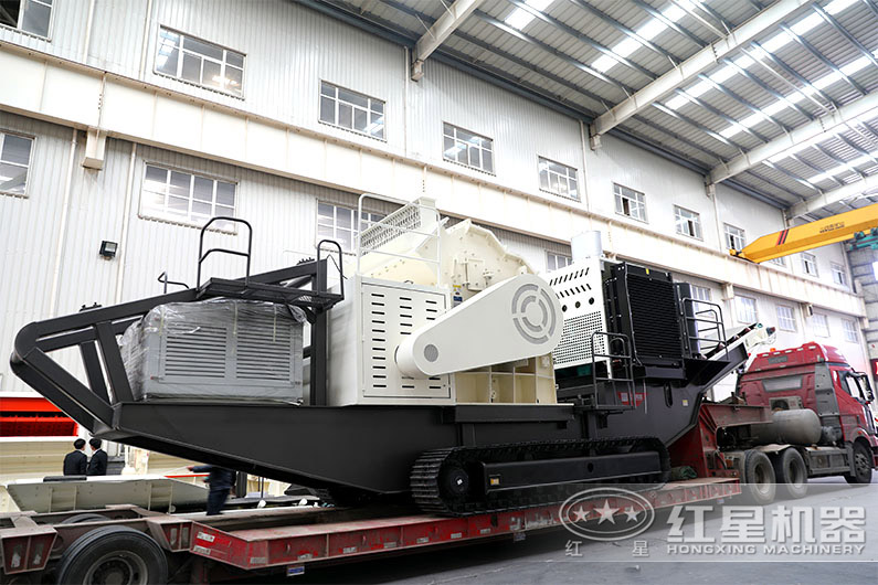 山東又一移動(dòng)河卵石制砂機(jī)裝車發(fā)貨，即將奔赴夜場