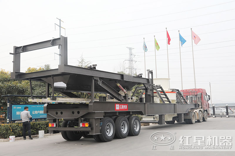 輪胎式移動(dòng)制沙機(jī)一體式掛上車頭就開往現(xiàn)場了