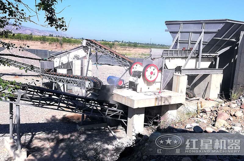 顎式粉碎機(jī)作業(yè)現(xiàn)場