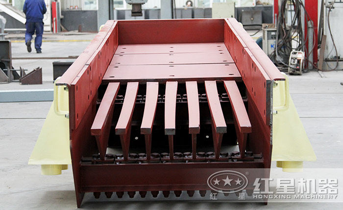 人工石頭磕石子有什么流程，采用什么設(shè)備？