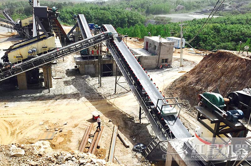 移動碎石機和固定碎石機哪個好？話不多說，上現(xiàn)場圖