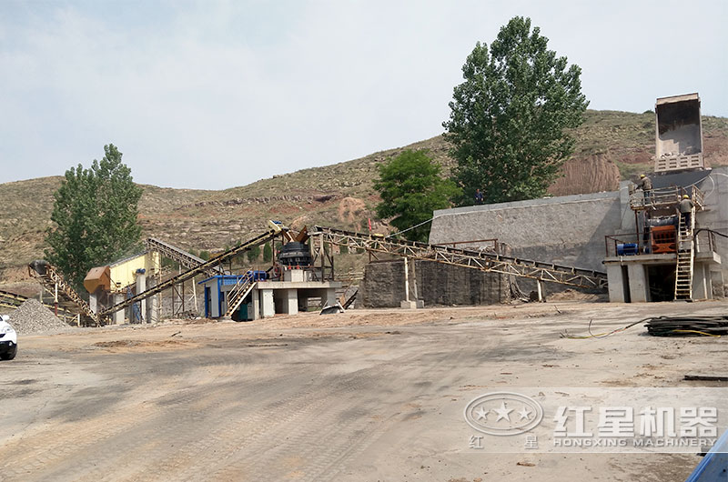 破碎玄武巖用什么機(jī)器好？整條生產(chǎn)線(xiàn)還需要哪些設(shè)備？