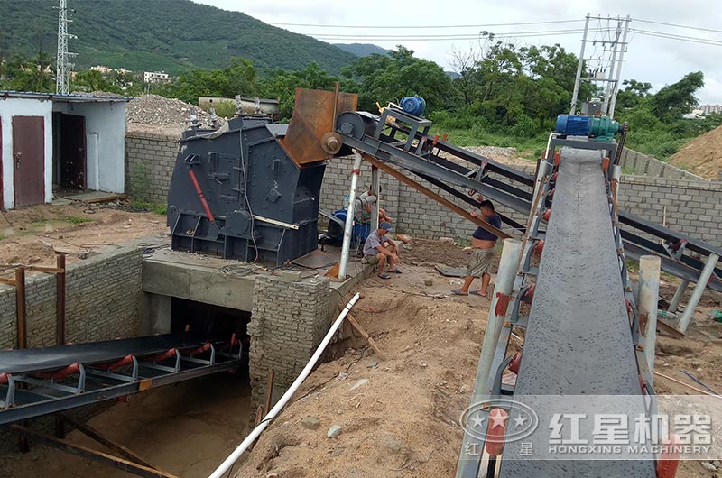 反擊破碎河卵石生產(chǎn)現(xiàn)場(chǎng)