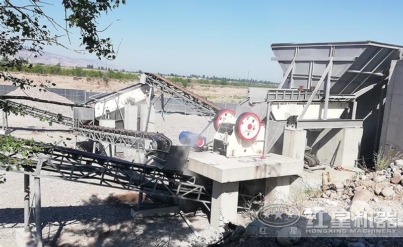 礦山鄂式破碎機(jī)價(jià)格一臺(tái)是多少錢？詳看紅星破碎機(jī)2021新報(bào)價(jià)