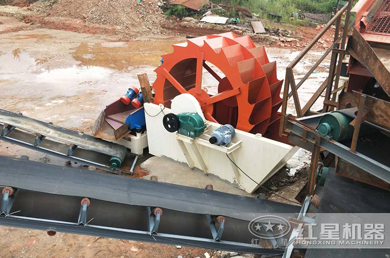 沙包土洗出來的沙好還是河沙好？洗出好沙子的機(jī)器有哪些？