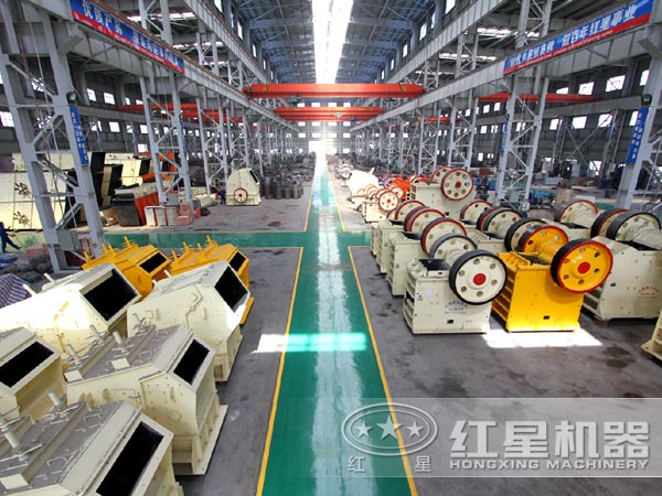 哪款破碎機更適合石料破碎生產(chǎn)線的細(xì)碎加工？